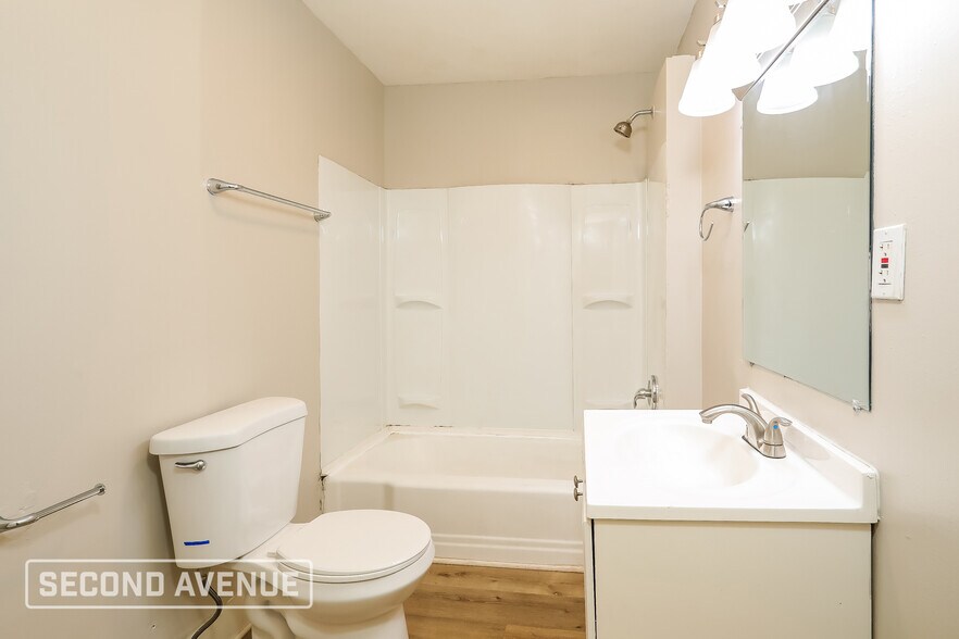 Building Photo - 315 3rd St N