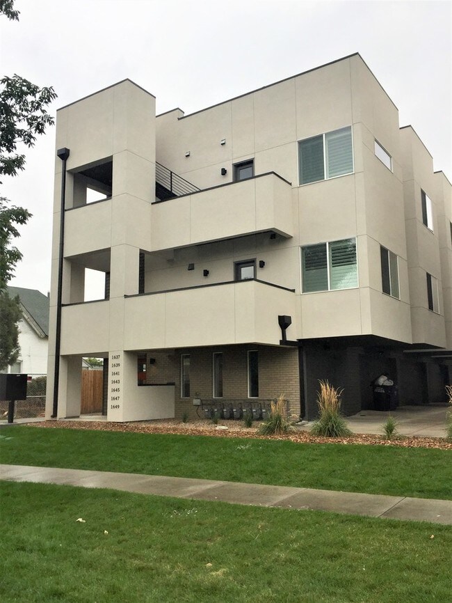 Beautiful Townhome In Sloan's Lake 1637 Irving St Denver CO 80204