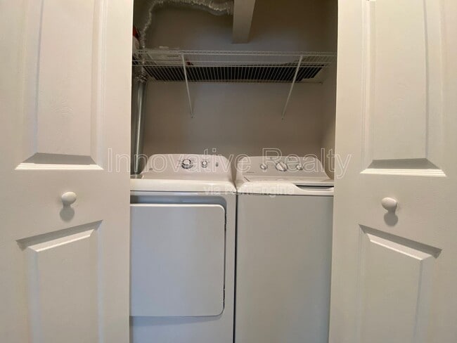 Building Photo - 3651 N Goldenrod Rd