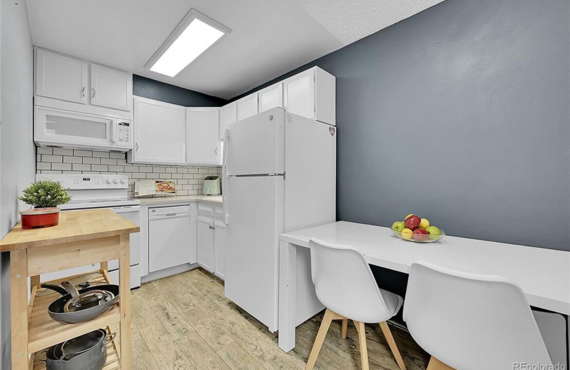 Building Photo - 1050 N Lafayette St