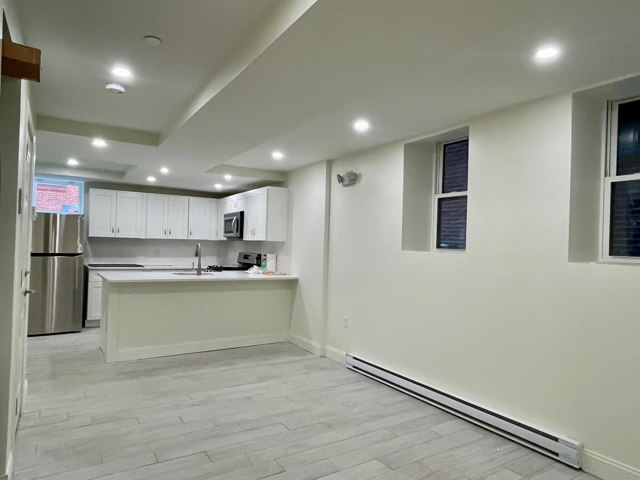 Building Photo - 49 Charter St