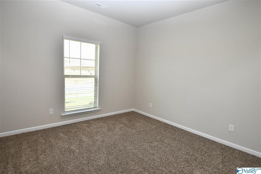 Building Photo - 107 Delilah Ln