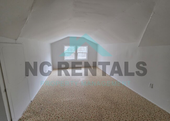 Building Photo - 1318 Front St