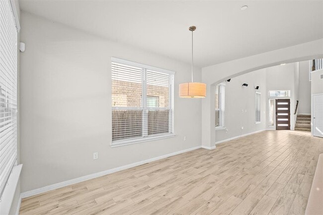 Building Photo - 3240 E Whitestone Blvd