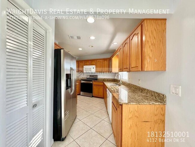 Building Photo - 4112 Beach Dr SE