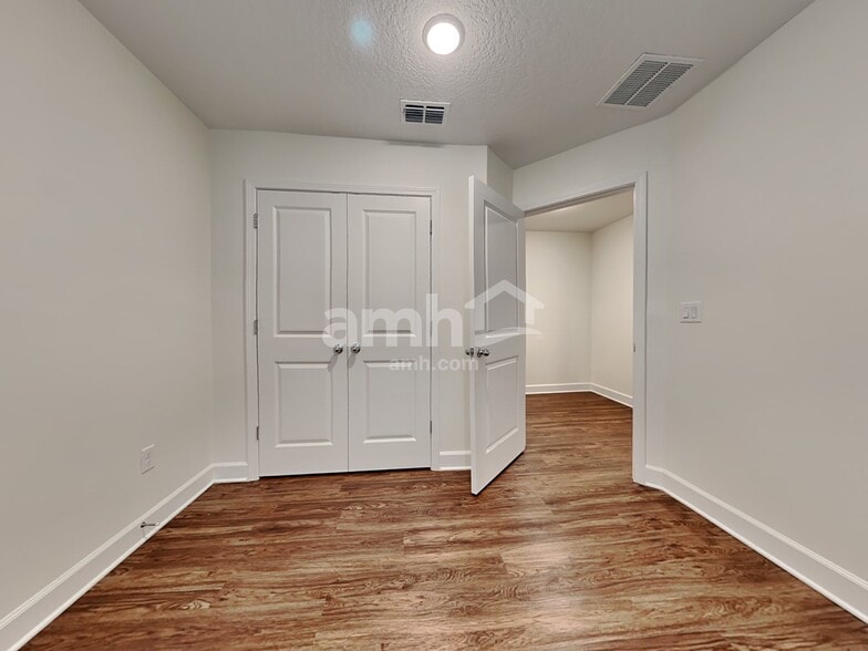 Building Photo - 2957 Rolling Acrs Rd