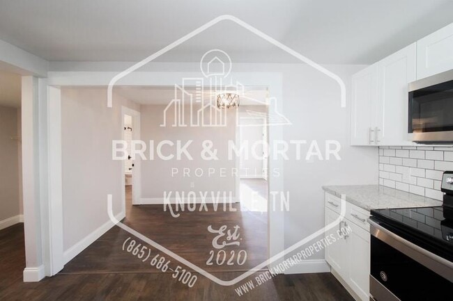 Building Photo - 404 E Emerald Ave