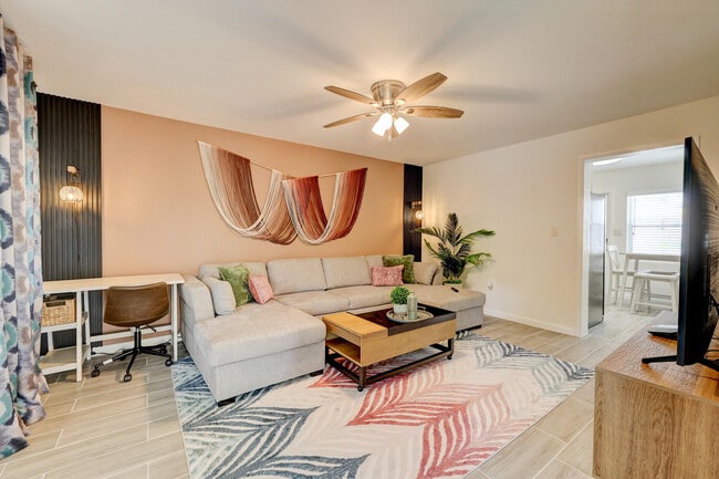 Building Photo - 125 S 10th St