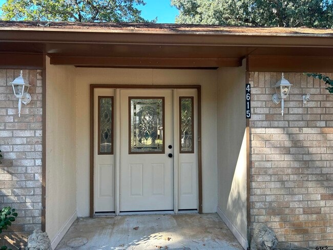 Building Photo - 4615 Edinburgh Dr