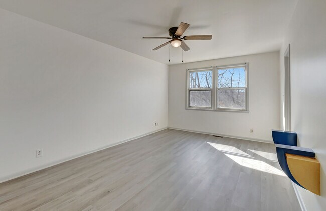 Building Photo - 6469 Fleetwood Dr