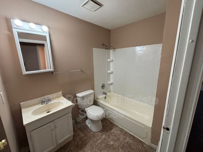 Building Photo - 3004 Finley St