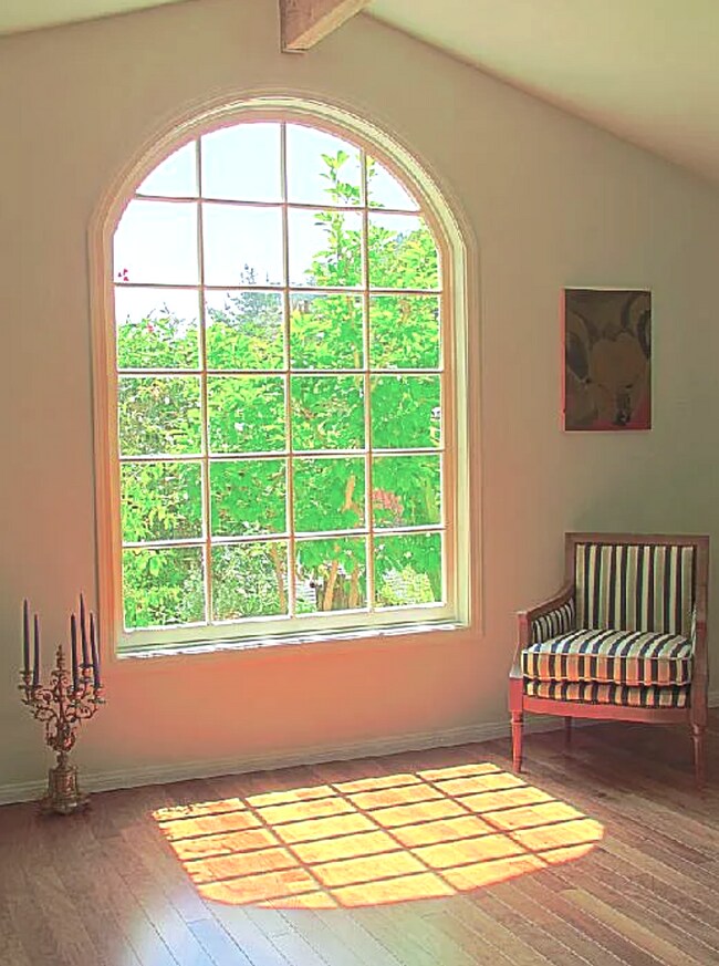 Building Photo - 10001 Westwanda Dr