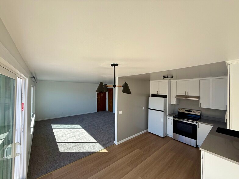 Building Photo - 750 Bacon St