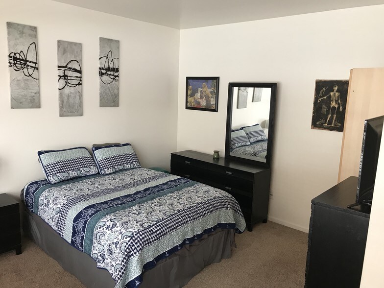 Building Photo - 56 W Bethune Ave