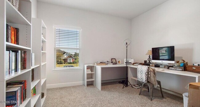 Building Photo - 233 Martingale Lp