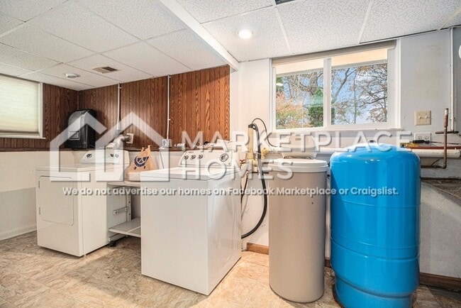 Building Photo - 340 Union Lake Rd