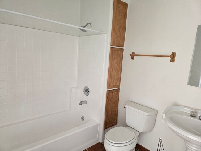 Building Photo - Move In Special!! - Beautifully Renovated ...