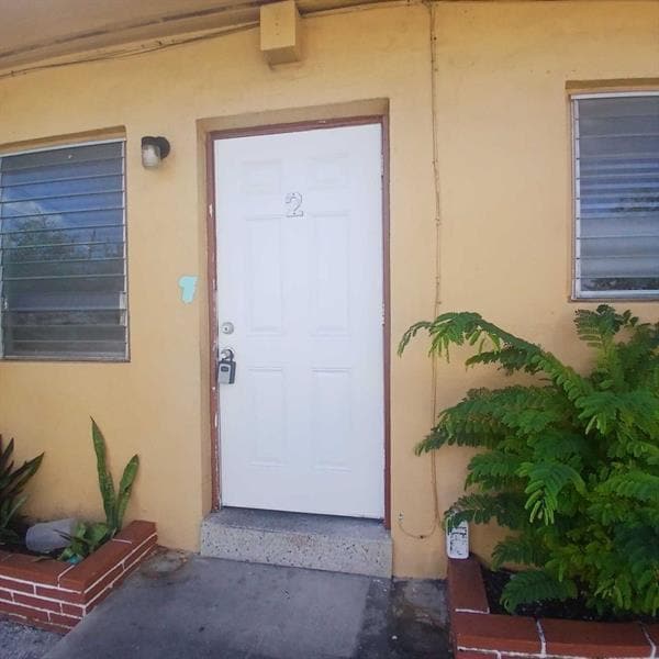 Primary Photo - 6240 Dewey St