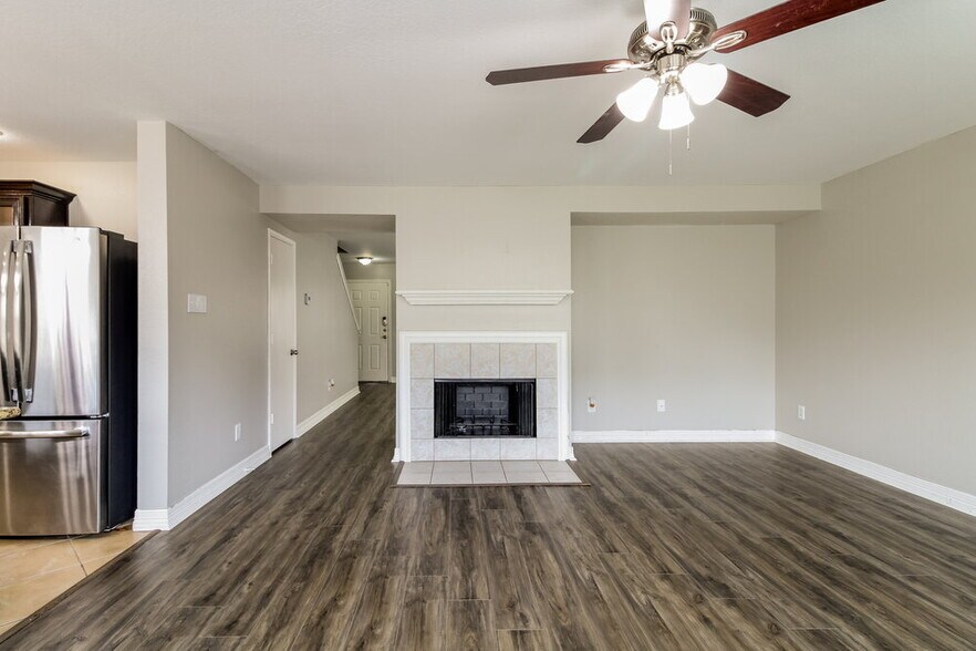 Building Photo - 3611 Lanesborough Dr