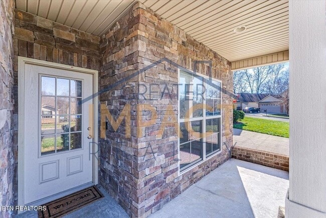 Building Photo - 810 Klondike Way