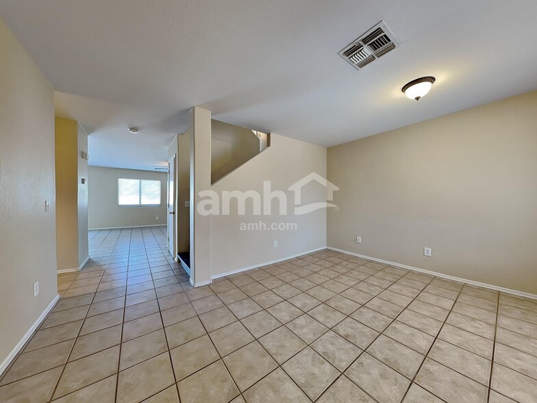 Building Photo - 1102 E Renegade Trl