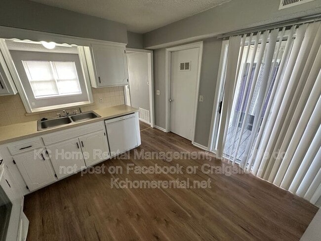 Building Photo - 838 Saddlewood St