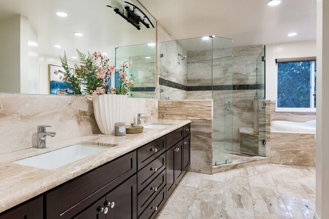 Building Photo - Meticulously Upgraded Los Altos Estate on Over an Acre