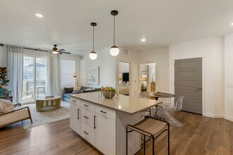 Building Photo - Parc Ridge Apartments