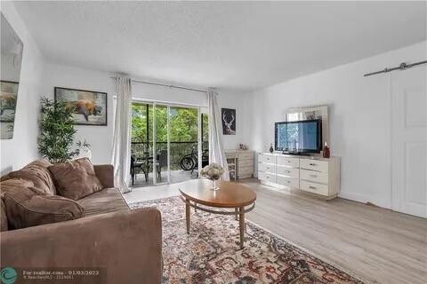 Building Photo - 6001 N Falls Cir Dr