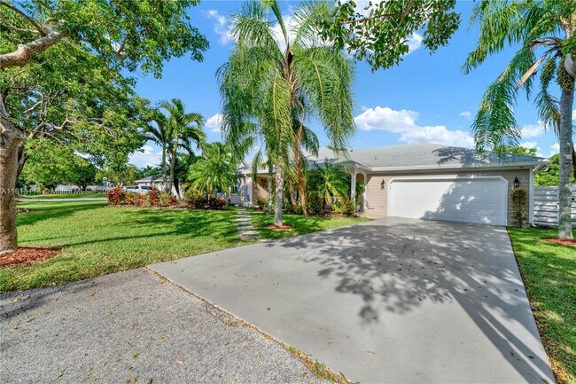 Building Photo - 14825 SW 149th Ct