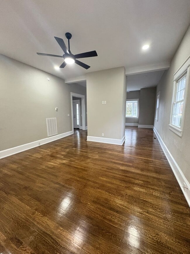 Building Photo - Historic Charm Meets Modern Living – Steps from Downtown Bristol!