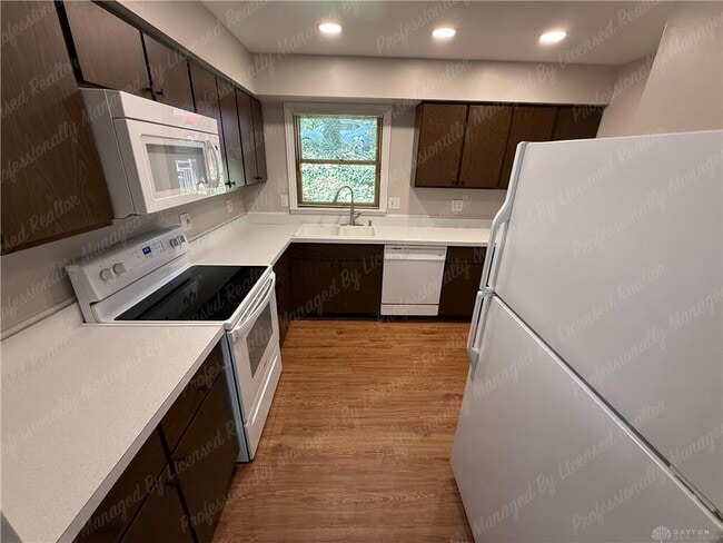 Building Photo - 2154 Willowgrove Ave