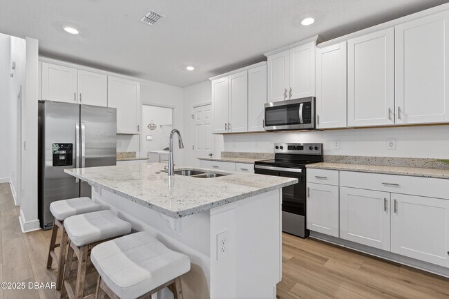 Building Photo - 284 Links Ter Blvd