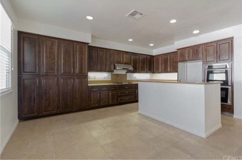Building Photo - 12983 Leawood St