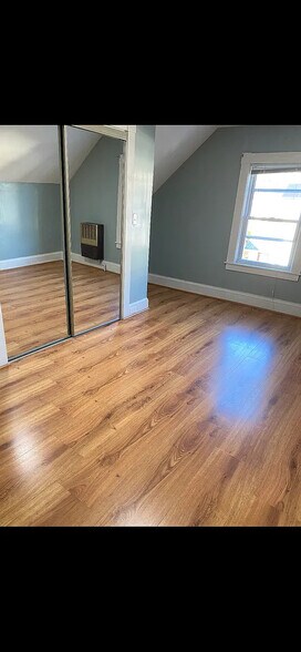 Building Photo - 2 Wachusett St