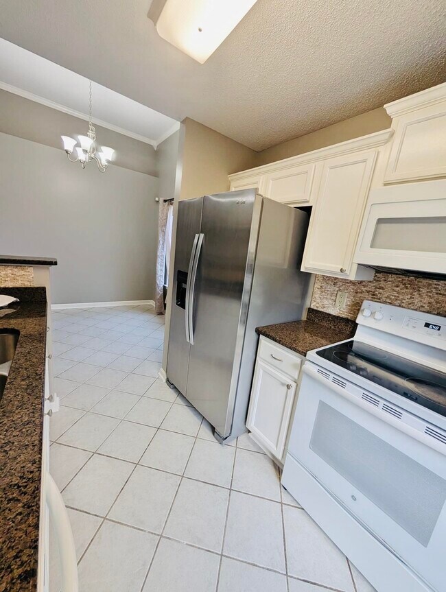 Building Photo - 1470 Estacada Way