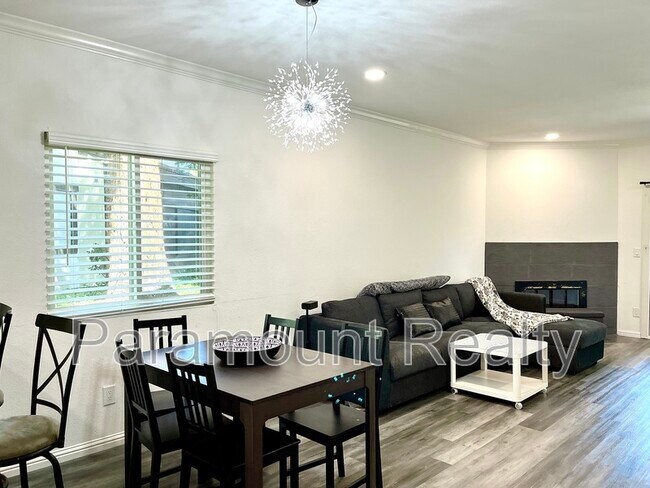 Building Photo - 1400 Bowe Ave