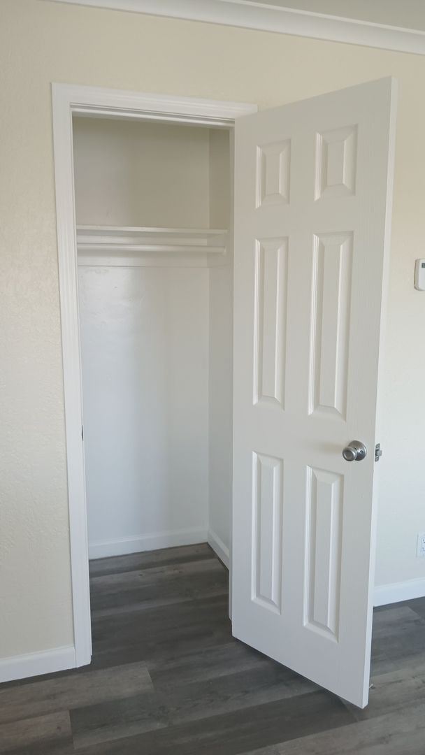 Building Photo - Welcome to SkyView Villa & Somerset Apartments!
