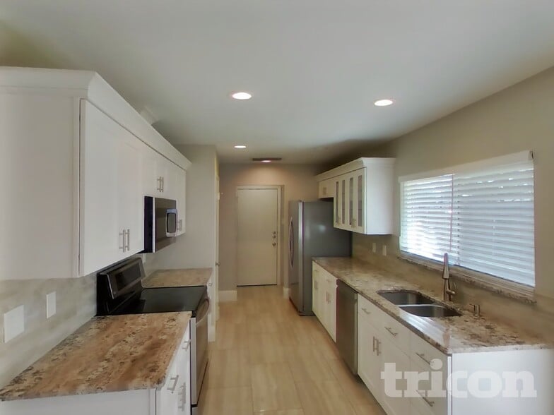 Building Photo - 606 Perdido Dr