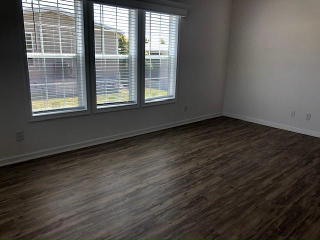 Building Photo - 1104 Jacaranda Ct