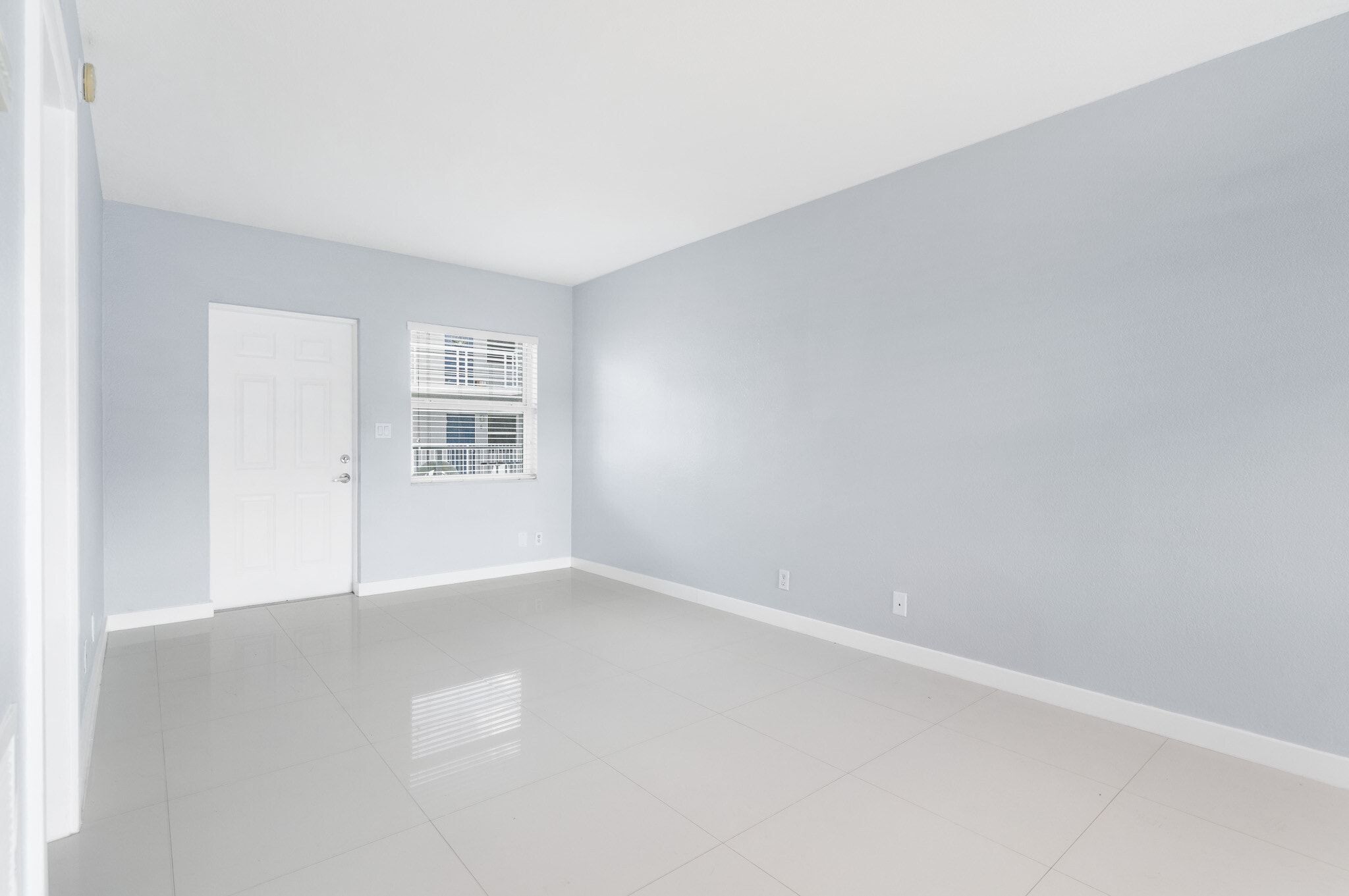 Building Photo - 416 NE 15th Ave