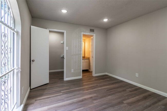 Building Photo - 7921 Cook Rd