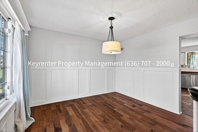 Building Photo - Spacious 4BR Home with Finished Basement in St. Peters