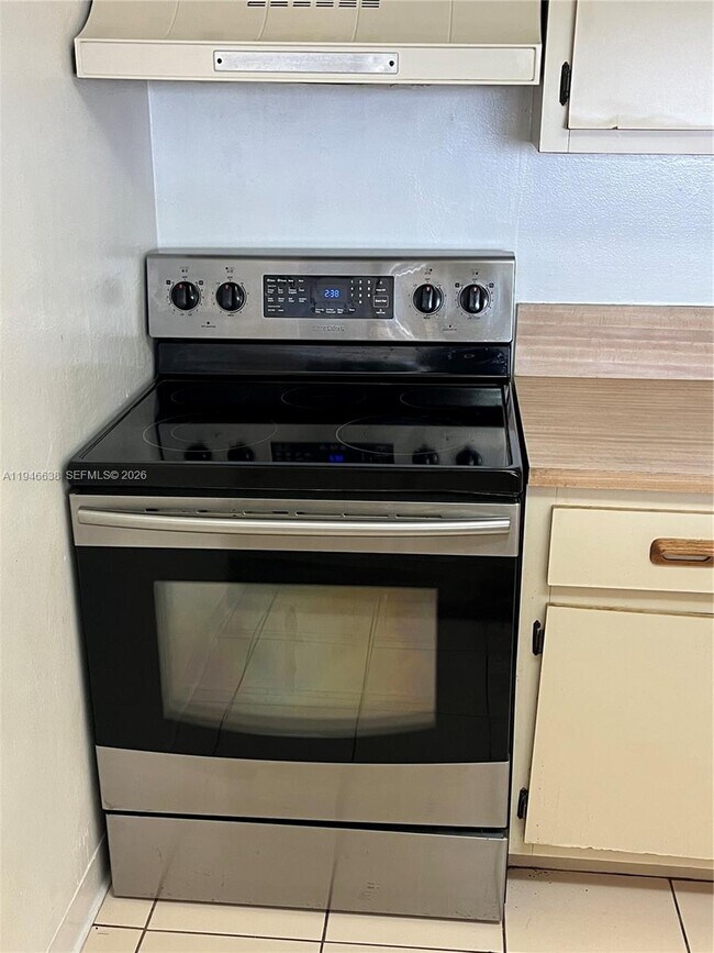 Building Photo - 7601 E Treasure Dr