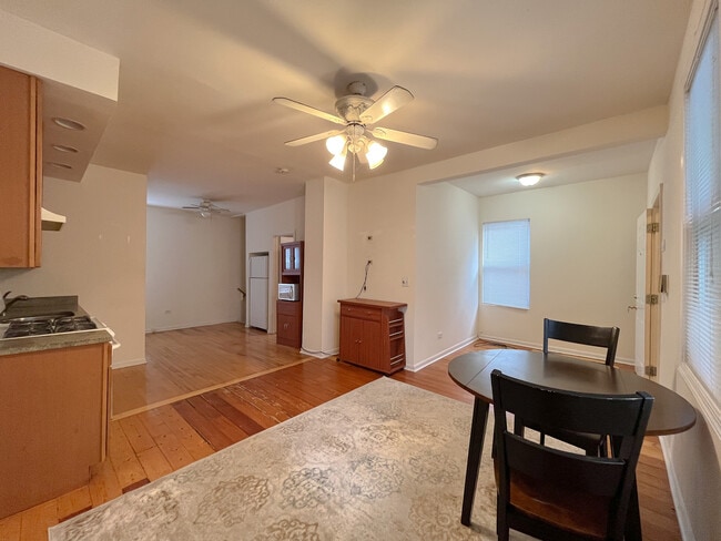 Building Photo - 2442 N Ashland Ave