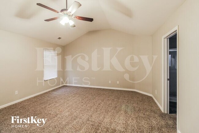 Building Photo - 2082 Massey Ln