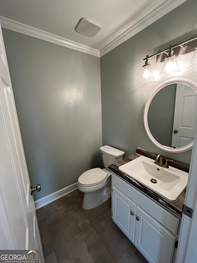 Building Photo - 65 E Main St