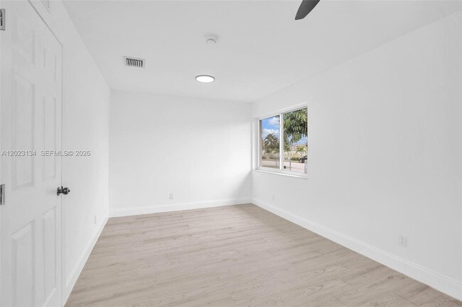 Building Photo - 2572 NW 20th St