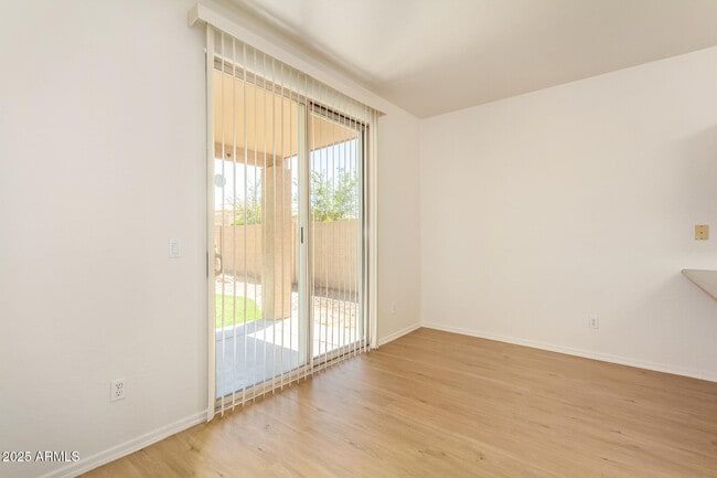 Building Photo - 11413 W Yavapai St