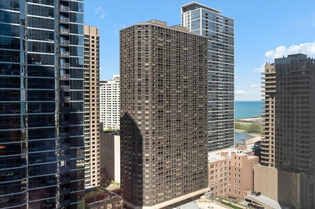 Building Photo - 505 N McClurg Ct